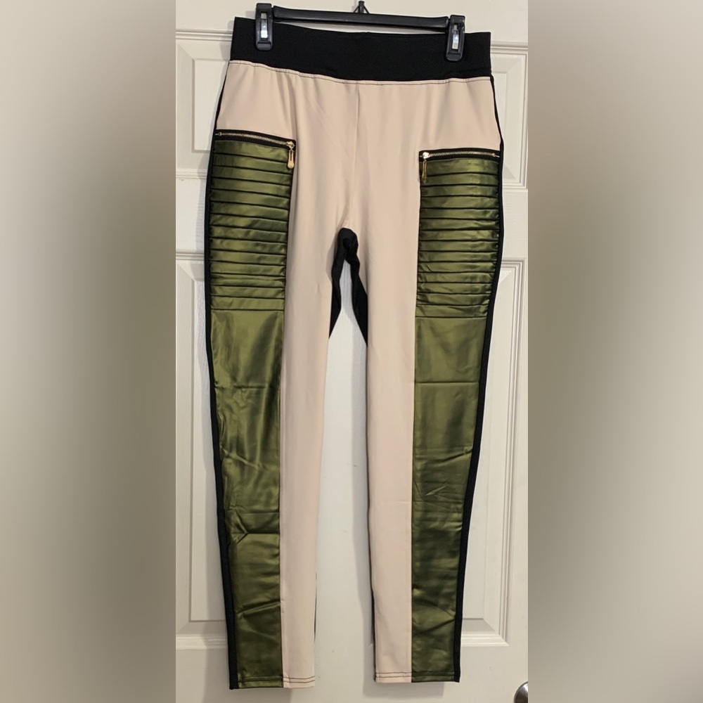 NWOT Flamingo legging with faux leather leg detail - Picture 2 of 5